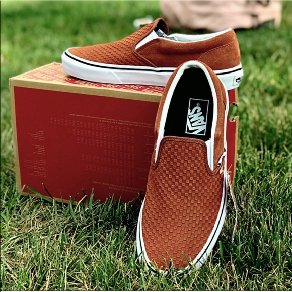 Restock NWT Vans Embossed Suede Sequoia Slip-on - Picture 4 of 8
